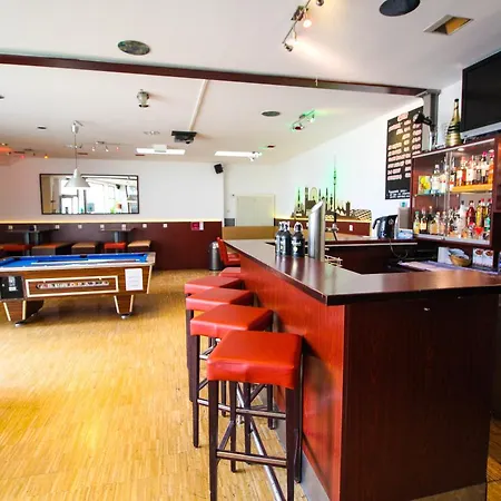 Auberge de jeunesse The 4you & *