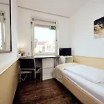 Hostal The 4you & *